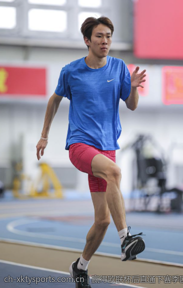 赢得欧联杯后直通下赛季欧洲冠军联赛的荣耀